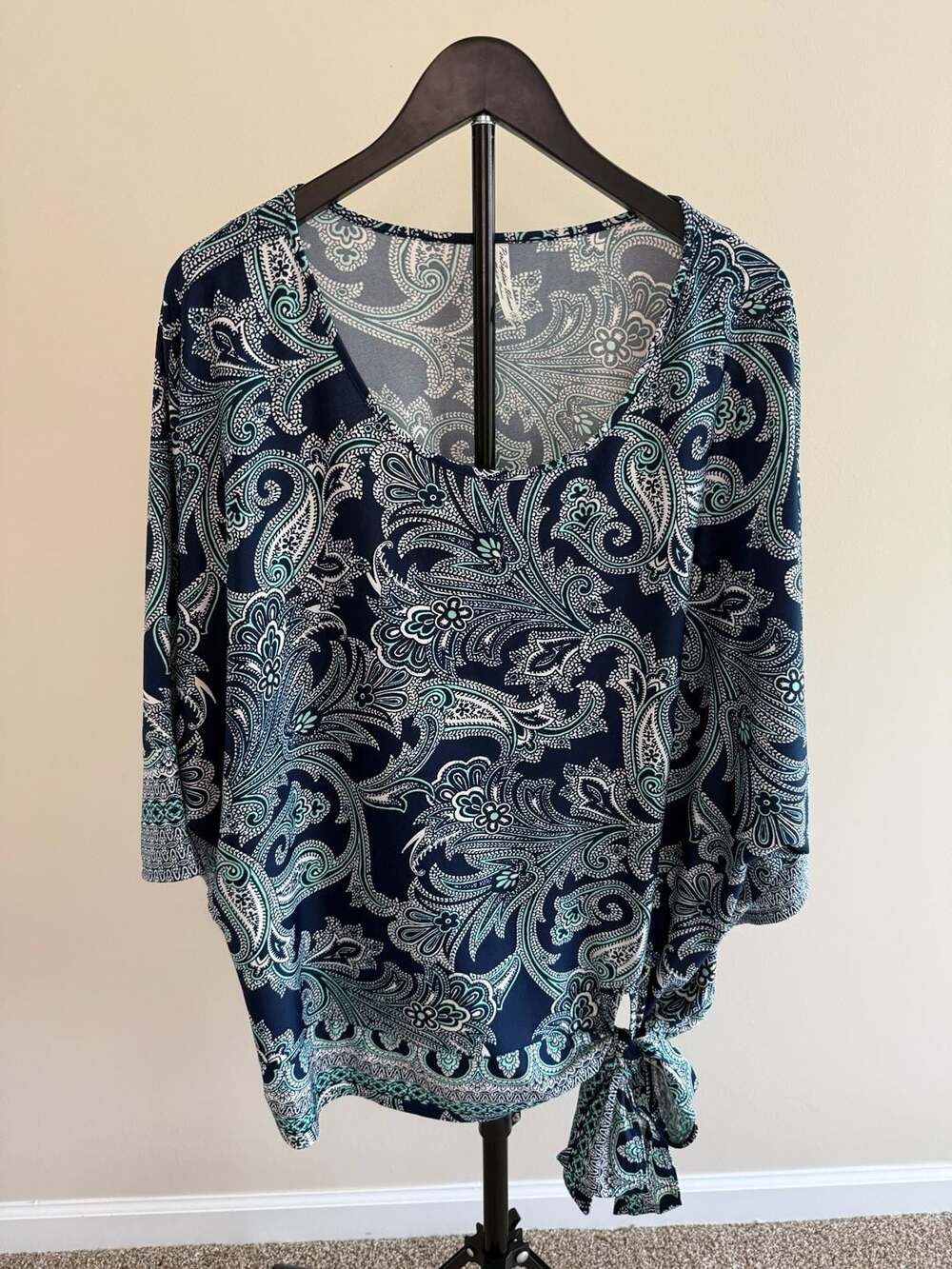 Perceptions Women's Paisley Print Tie-Front Top size 3X
